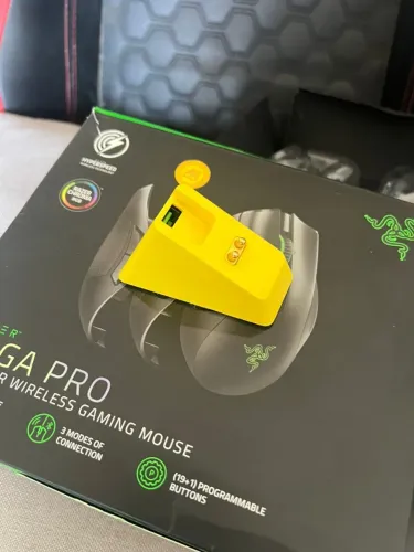 Razer Mouse Dock Chroma - Edição Especial Pokémon Pikachu (Amarela)
