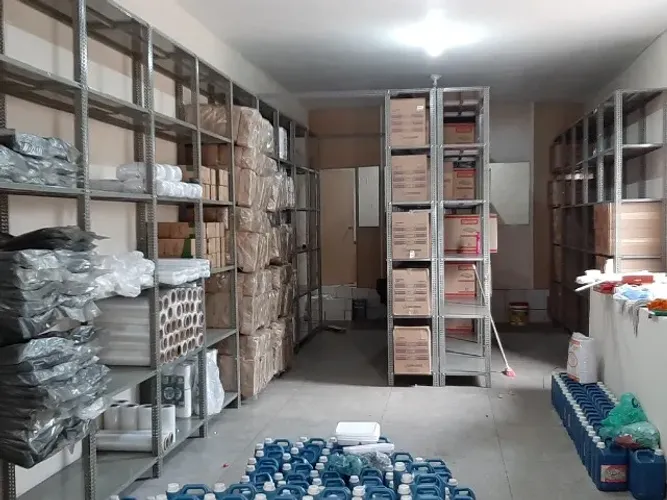 Estante De Aço P/ Estoque Prateleira Reforçada 50x100x250 (seminovo)