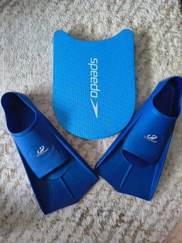 Kit Natação: Prancha Speedo e Nadadeiras Hammerhead