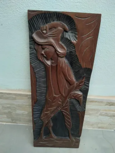 Quadro de Madeira Entalhado a Mão - Década de 80