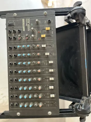 Mesa de som Wattson 8 canais