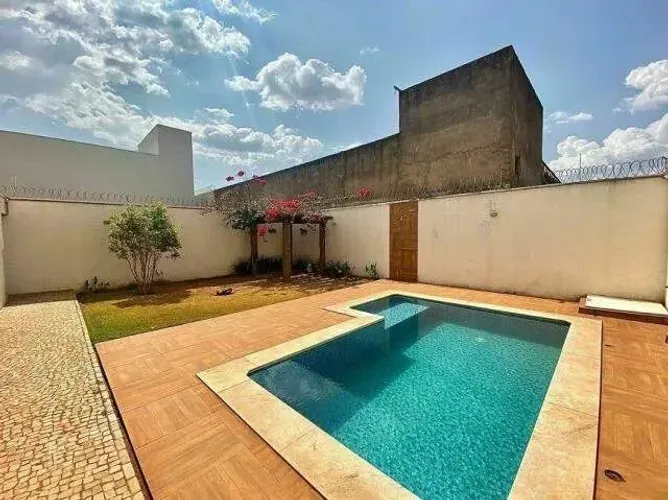 Casa à venda, 3 quartos, 3 suítes, 2 vagas, ALTO UMUARAMA - Uberlândia/MG