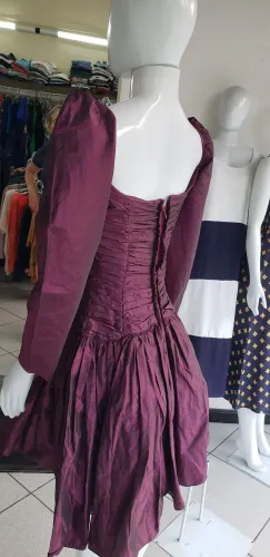 Vende vestido vinho