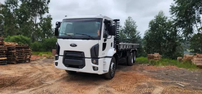 FORD CARGO 2423 - 2012/2013 - ÚNICO DONO