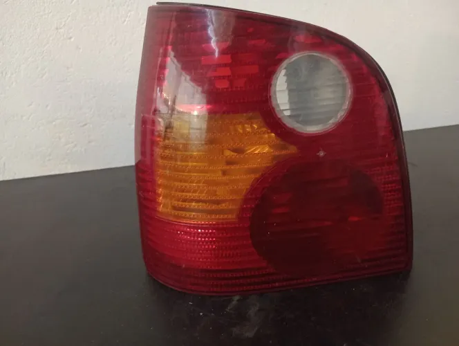 Lanterna Traseira Direita VW Polo 2002-2008