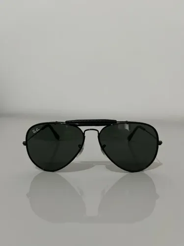 Óculos Ray-Ban aviador modelo RB3422Q