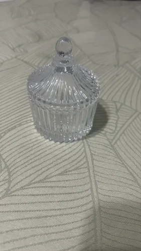 Pote decorativo de vidro, delicado e sofisticado