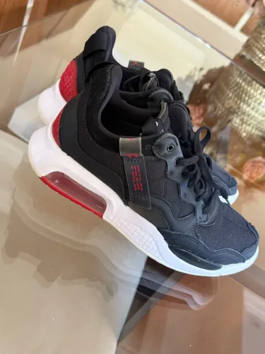 Tênis Jordan Original - Preto e Vermelho