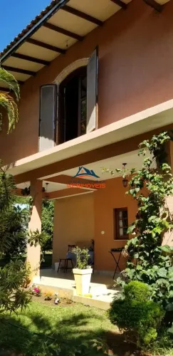 Casa de alto padrão em condomínio à venda em Cotia-SP: 3 quartos, 1 suíte, 5 salas, 2 banh