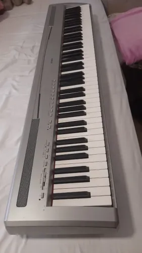 Piano Digital Yamaha P95 com case