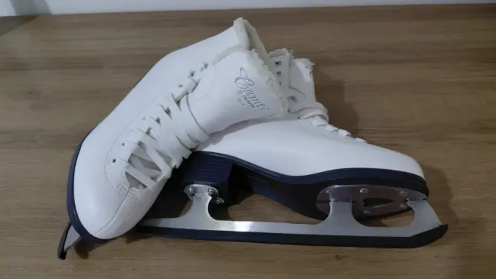 Patins de Gelo feminino tamanho 34 BR