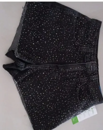 Short preto com brilho