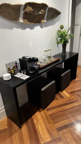 Aparador Preto em Madeira 