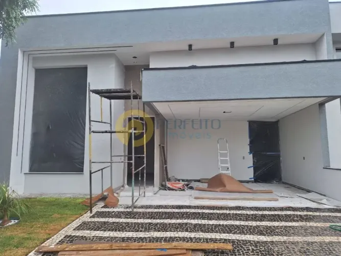 Vende-se Casa de Alto Padrão em Fase de Acabamento - Condomínio Fechado Exclusivo!
