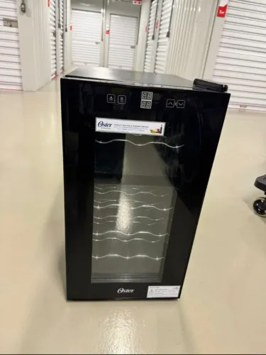 Adega 18 garrafas Oster