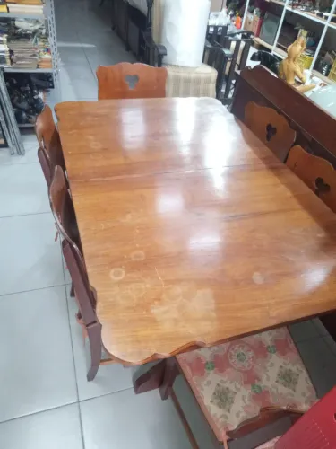 Jogo de Jantar Clássico em Madeira Maciça - Mesa Extensível + 6 Cadeiras