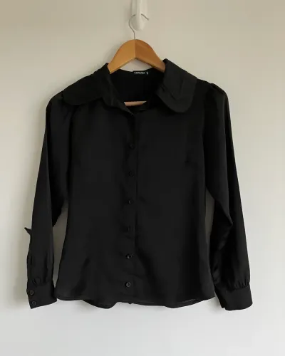 Camisa feminina preta manga longa P Luaruana