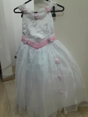 Vestido de Festa Infantil Branco com Detalhes Rosa