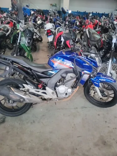 Honda TWISTER 250cc 2022 Vitória motors