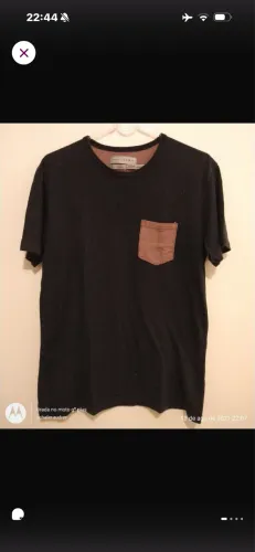 Camiseta zara preta com bolso