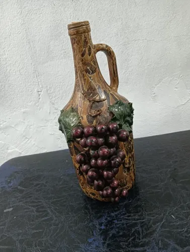 Garrafa decorativa Artesanal com detalhes de uvas Anos 80 Vintage