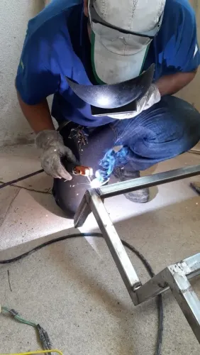 Serralheiro mestre dos reparos 