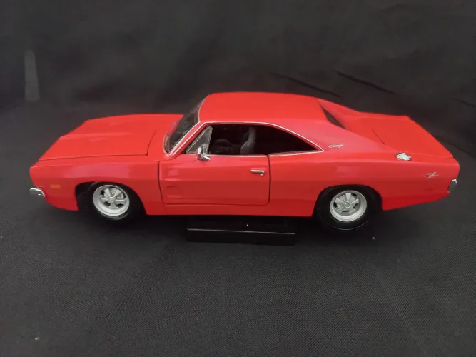 Dodge Charger 1969 Vermelho - Escala 1:25
