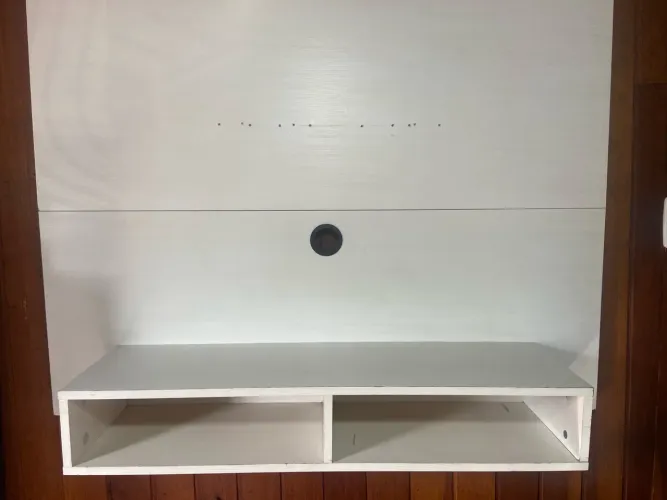 Painel para TV Suspenso com Prateleira - Branco