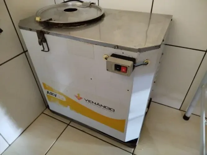 Máquinas de salgados, vende separado.