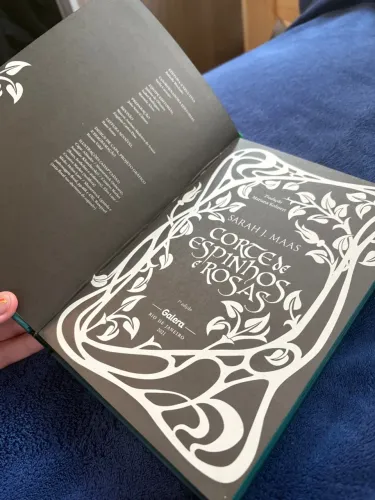 corte de espinhos e rosas edição de luxo acotar