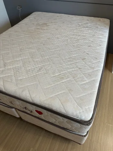 Cama Queen ortopédica / massageador