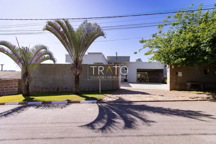 Casa à venda no Recanto das Canjaranas em Vinhedo com 1.000m2