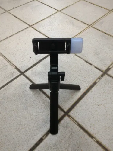 Pau de selfie e suporte de celular com controle remoto novo