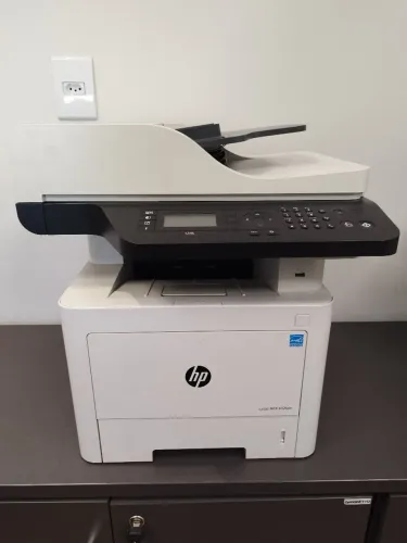 Vendo Impressora Multifuncional HP M432fdn - Com Defeito, Excelente Estado de Conservação