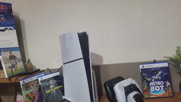 Ps5 slim de 1tb com leitor de disco 3599 só o console 1 contro Leia a descrição.