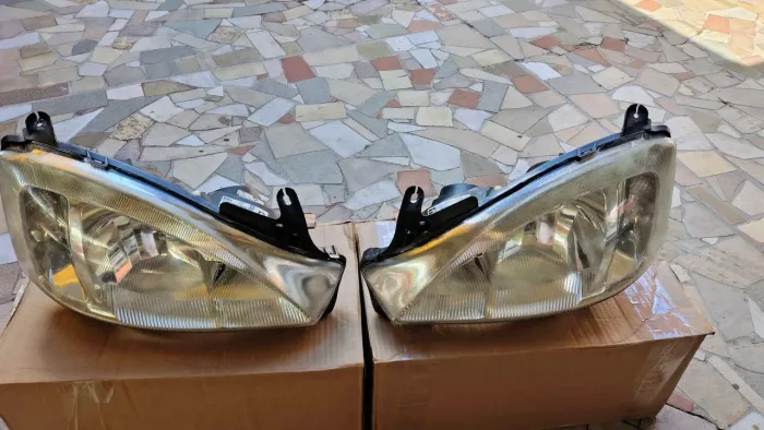 Par Farol novo Corsa Montana original GM 