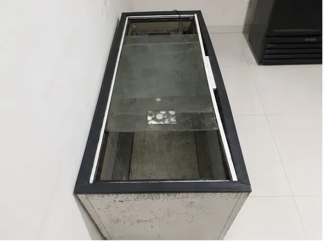 Freezer horizontal Reubly 500 litros seminovo 