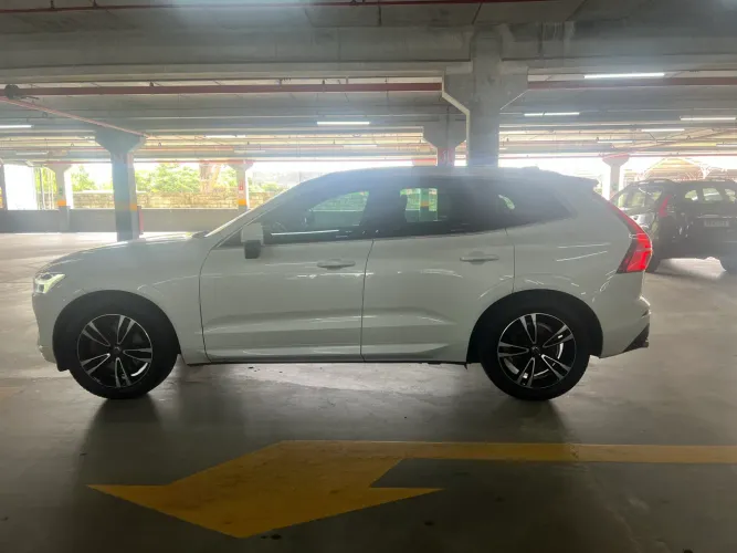 Volvo XC-60 XC 60 D-5 Momentum 2.0 AWD Diesel 5P 2019