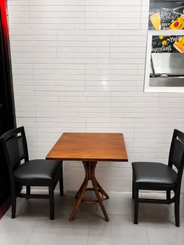 Mesa 2 cadeiras