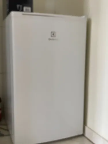 Frigobar Electrolux 122L estado de novo (ainda na garantia da loja e fabricante)
