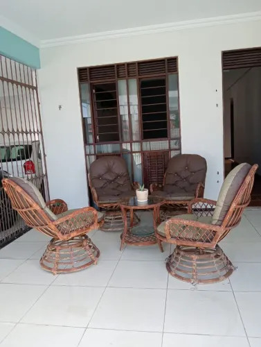 Conjunto de terraço com 4 cadeiras + centro