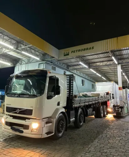 Caminhão a venda por meio do parcelamento, em Vitória da Conquista Bahia
