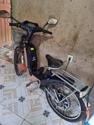 VENDO OU TROCO BICICLETA ARO 26 SEMI NOVA