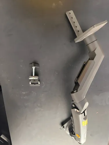 Braço articulado para monitor