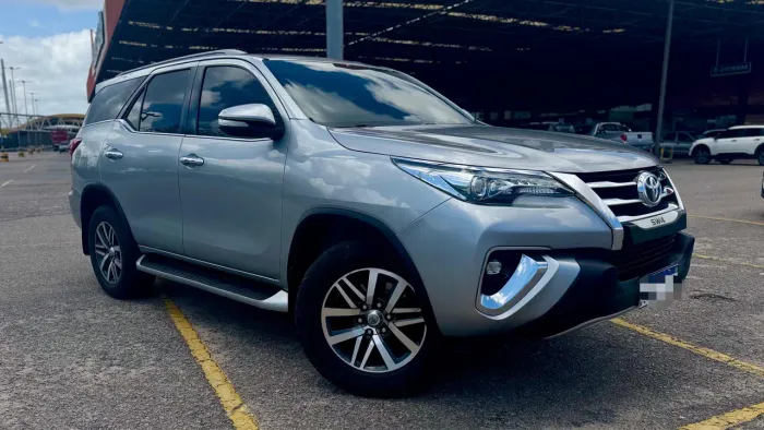 Toyota Hilux SW4 SRX 4X4 2.8 TDI 16V Dies. Aut. 2016