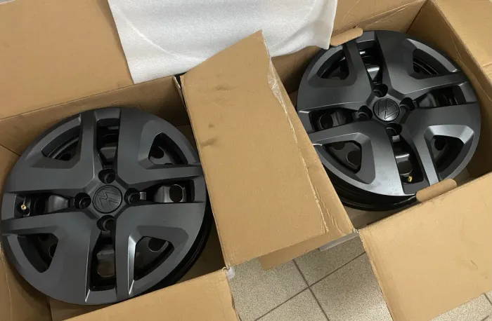 Rodas de Ferro 15? com calotas e bico originais Volkswagen TERA