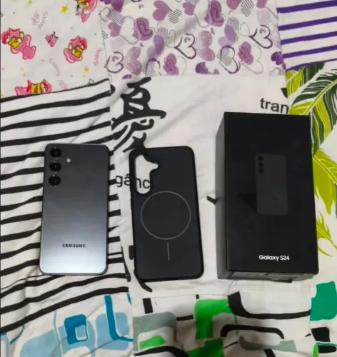 Samsung galaxy S24 normal
