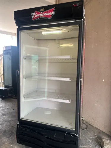 Cervejeira porta larga 700 litros
