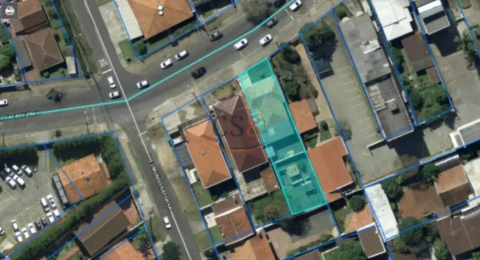 Terreno Comercial à Venda em Curitiba-PR, Bairro Mercês 579,09 m² de Área