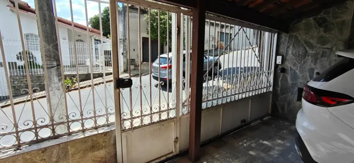 Grades e portão 